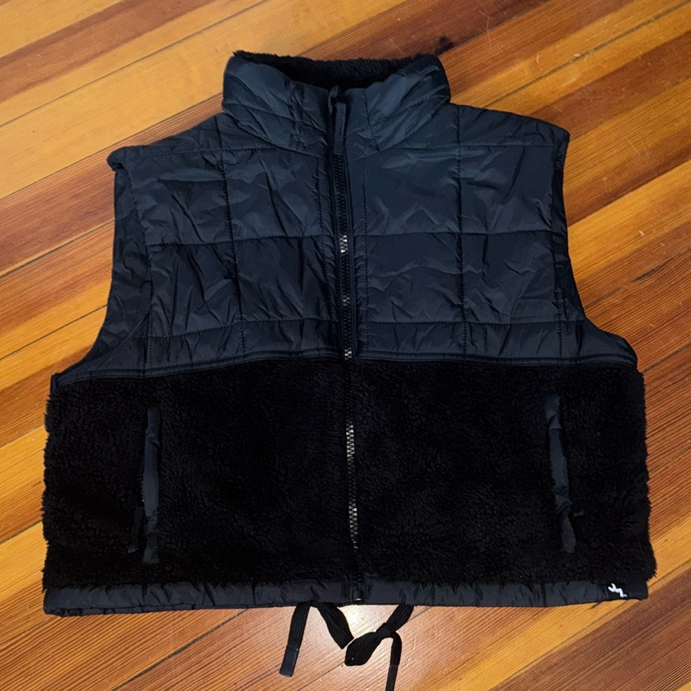JoyLab quilted vest!
Never Worn